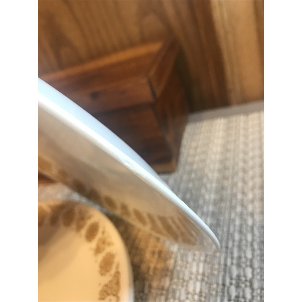 (4) Piece CORELLE DINNER PLATE SET in the "Butterfly Gold"‎ FLOWER PATTERN - Picture 4 of 6